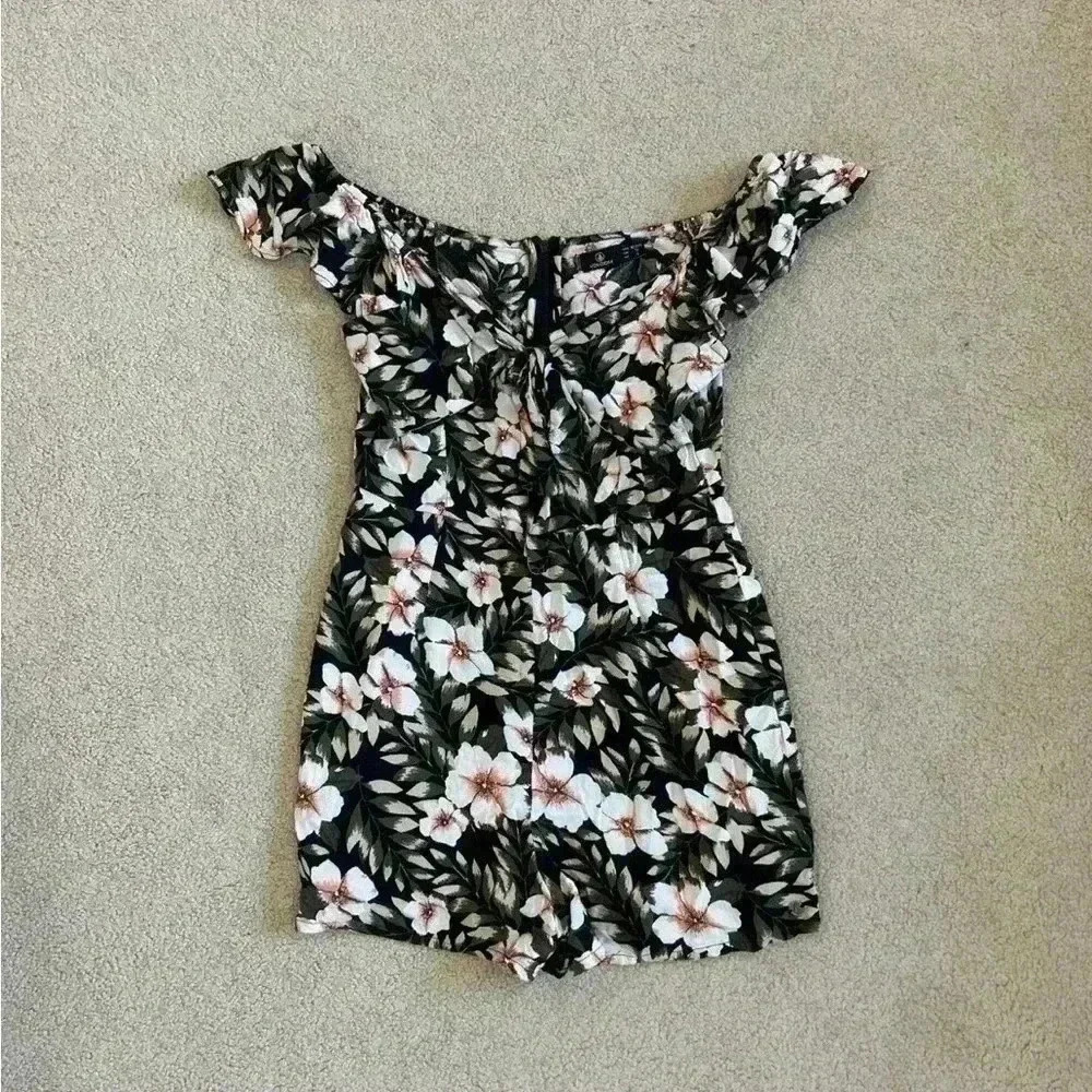 Volcom Coco Short Sleeve Romper In Size Xs - image 2